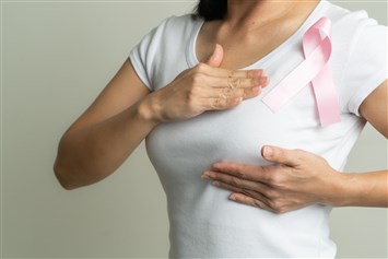 لا تصدّقي هذه الخرافات عن سرطان الثدي! 